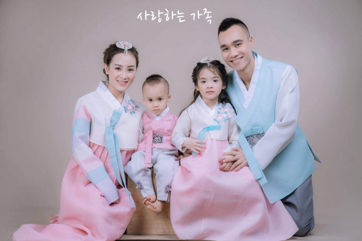 dịch vụ chụp ảnh gia đình trang phục Hàn quốc đẹp