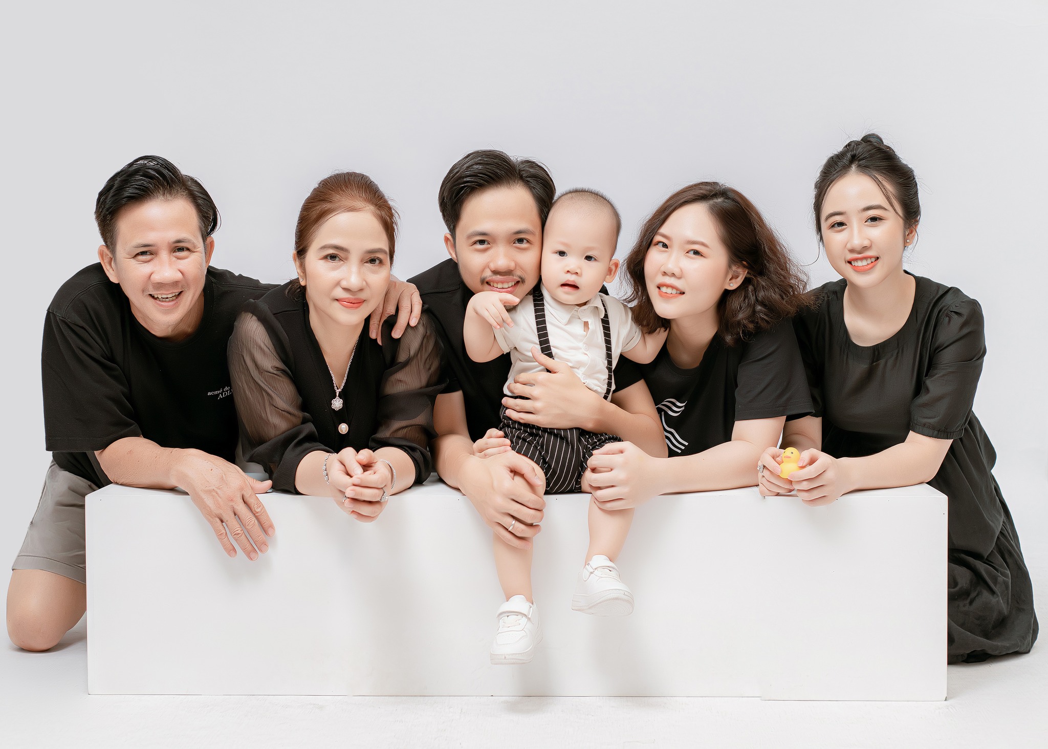 Chụp hình gia đình bài bản và chuyên nghiệp ở Đà Nẵng
