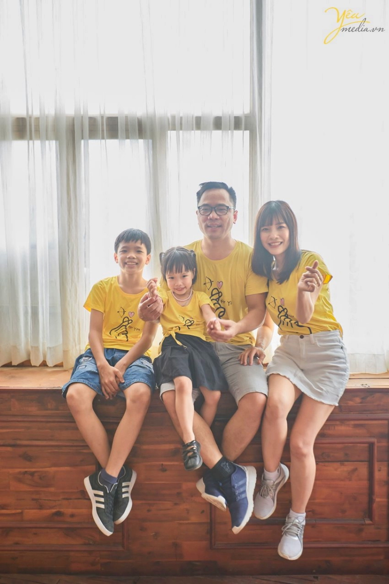 Chụp ảnh chân dung gia đình tại Yeumedia Hà Nội