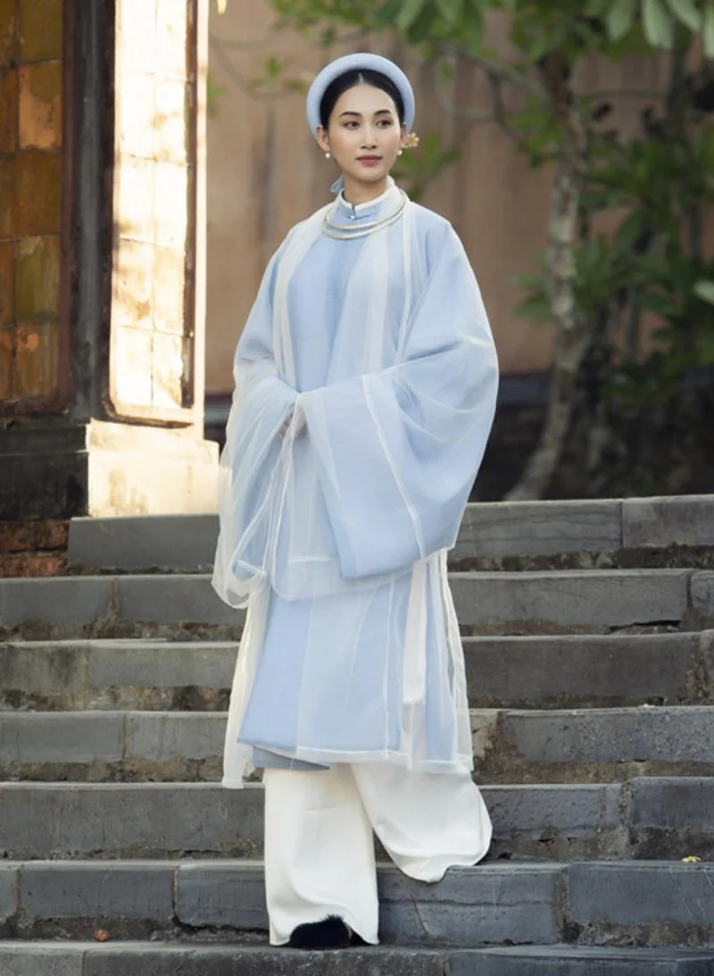 chụp ảnh với áo dài ngũ thân