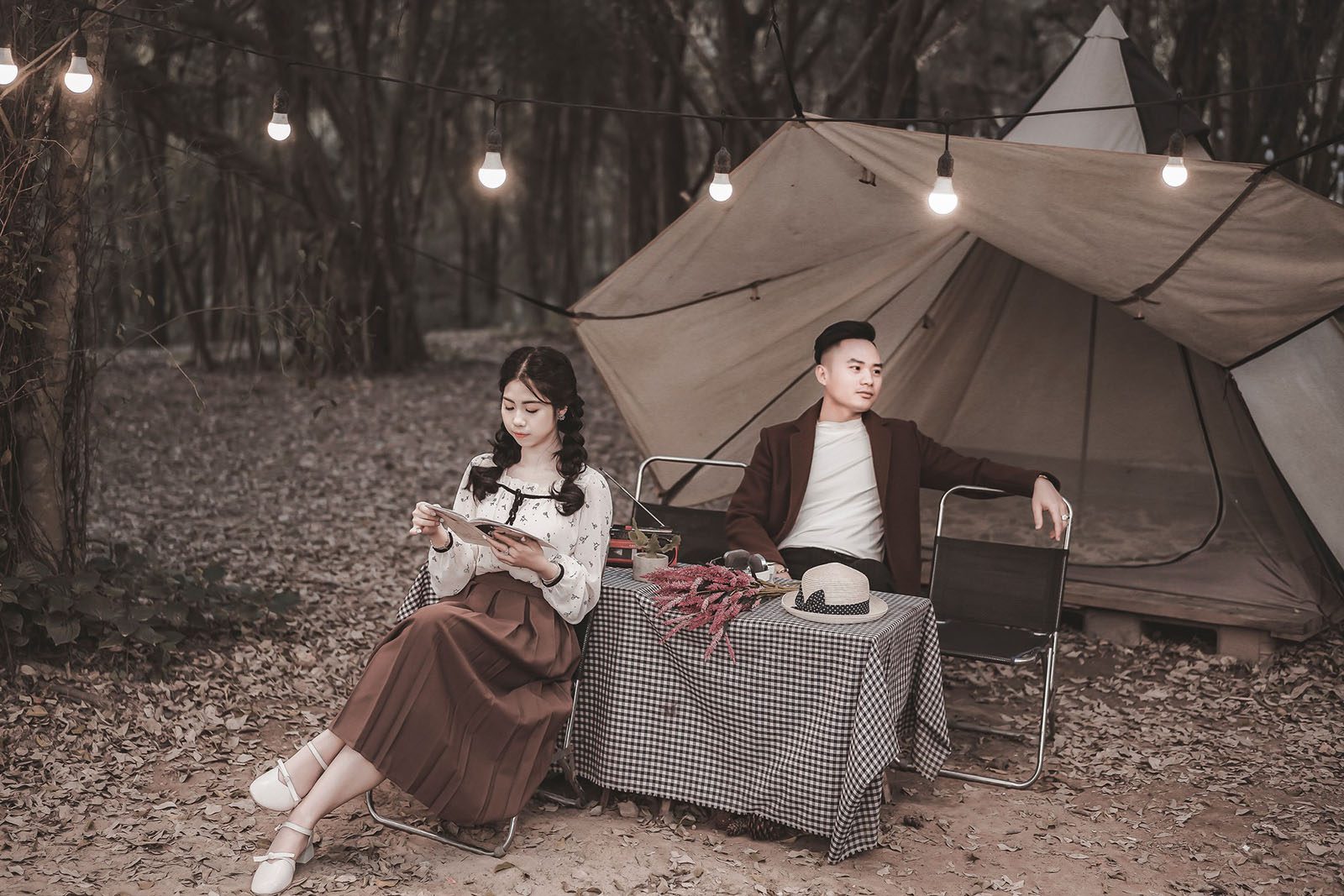 Chụp ảnh couple nghệ thuật dễ thương đem lại ấn tượng sâu sắc Chụp ảnh couple nghệ thuật dễ thương đem lại ấn tượng sâu sắc