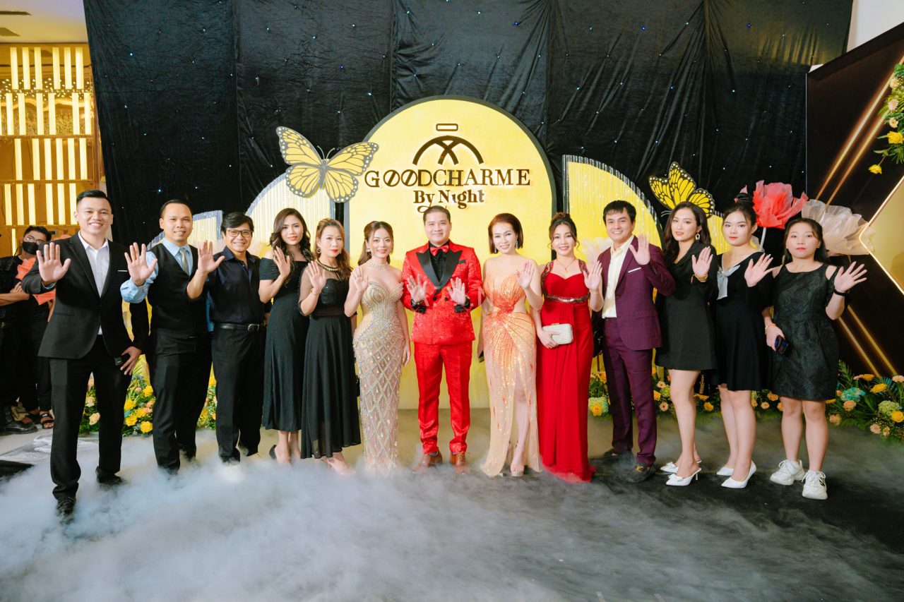 chụp ảnh tất niên cuối năm 