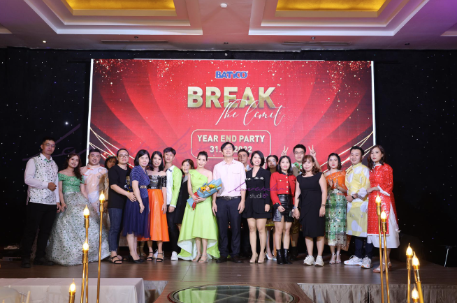 Hướng dẫn lựa chọn studio chụp ảnh year end party uy tín tại Hội An