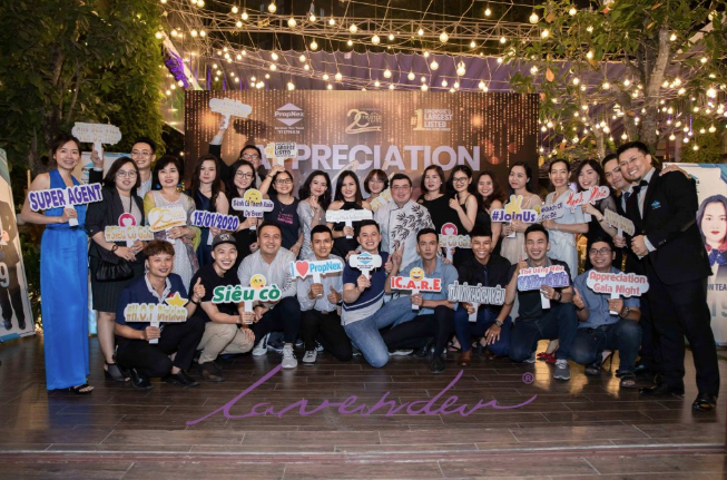 Hướng dẫn lựa chọn studio chụp ảnh year end party uy tín tại Hội An