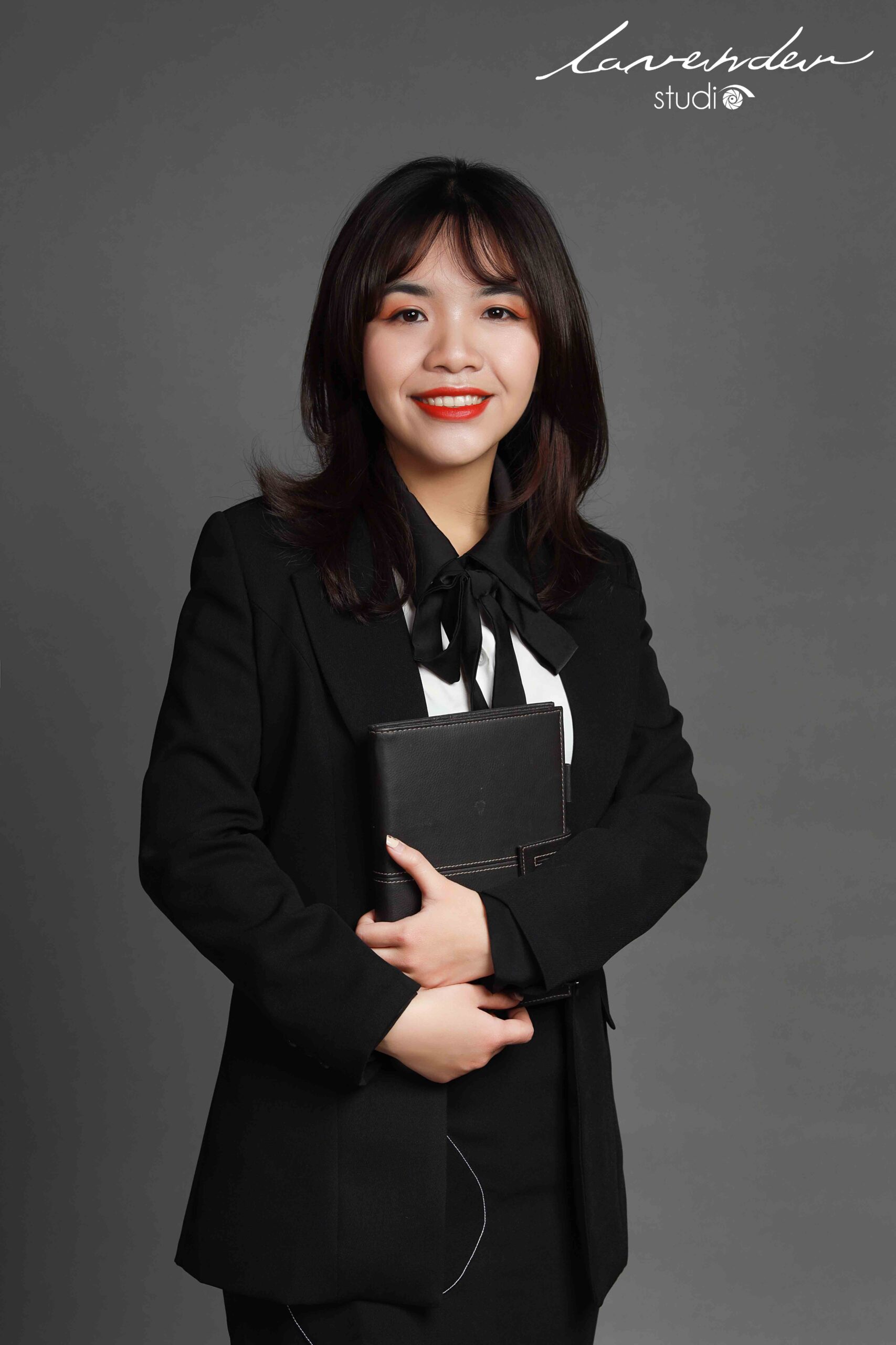 10 cách tạo dáng chụp ảnh profile cá nhân vừa ấn tượng vừa đẹp 10 cách tạo dáng chụp ảnh profile cá nhân vừa ấn tượng vừa đẹp