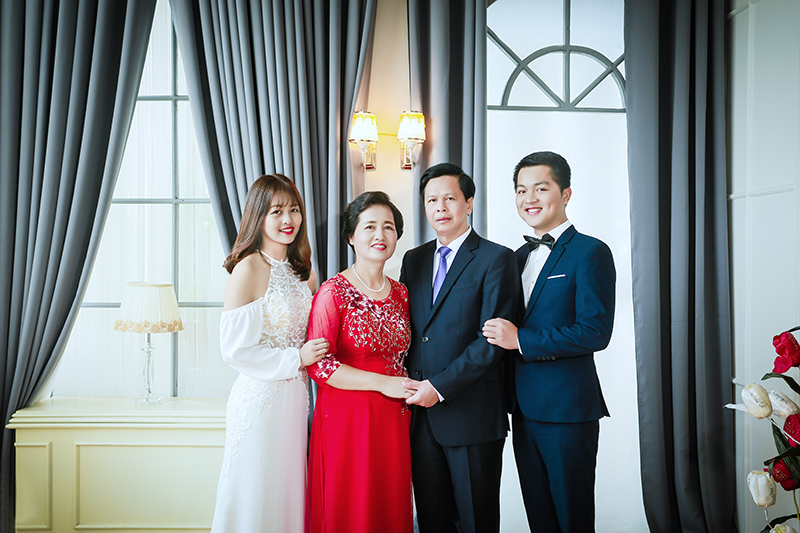 studio chụp ảnh gia đình tại nhà dịp đầu năm mới xuân Ất Tỵ 2025 tại Đà Lạt studio chụp ảnh gia đình tại nhà dịp đầu năm mới xuân Ất Tỵ 2025 tại Đà Lạt