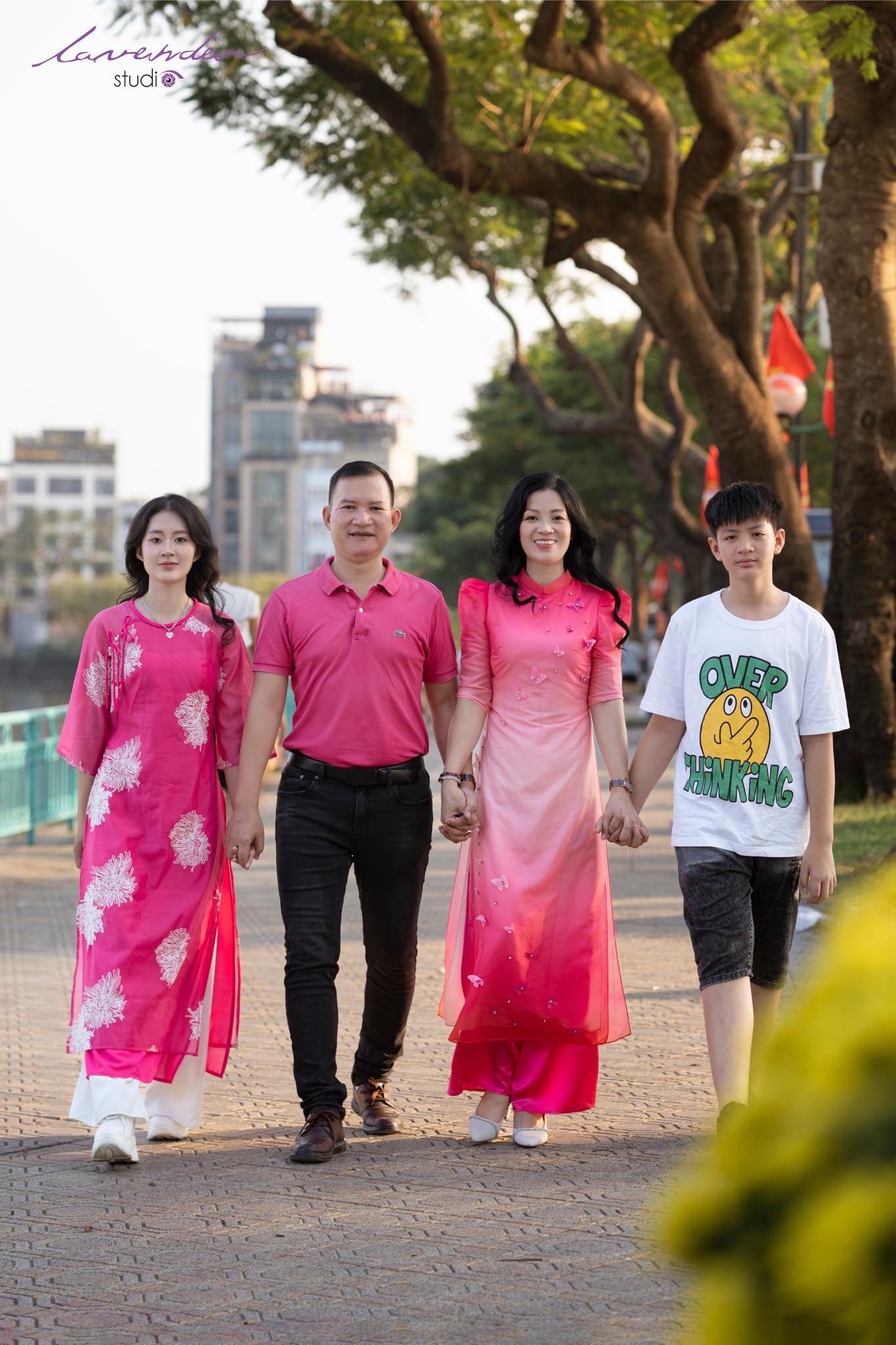 Concept chụp ảnh gia đình "Hot trends" năm 2025-2026