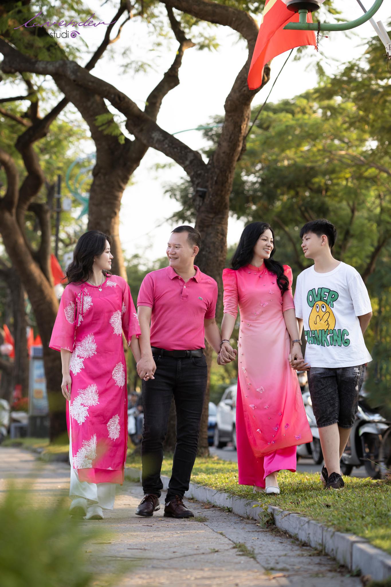 Concept chụp ảnh gia đình "Hot trends" năm 2025-2026