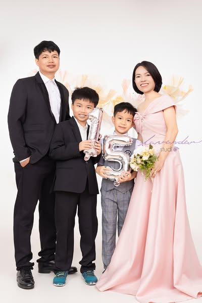 Concept chụp ảnh gia đình "Hot trends" năm 2025-2026