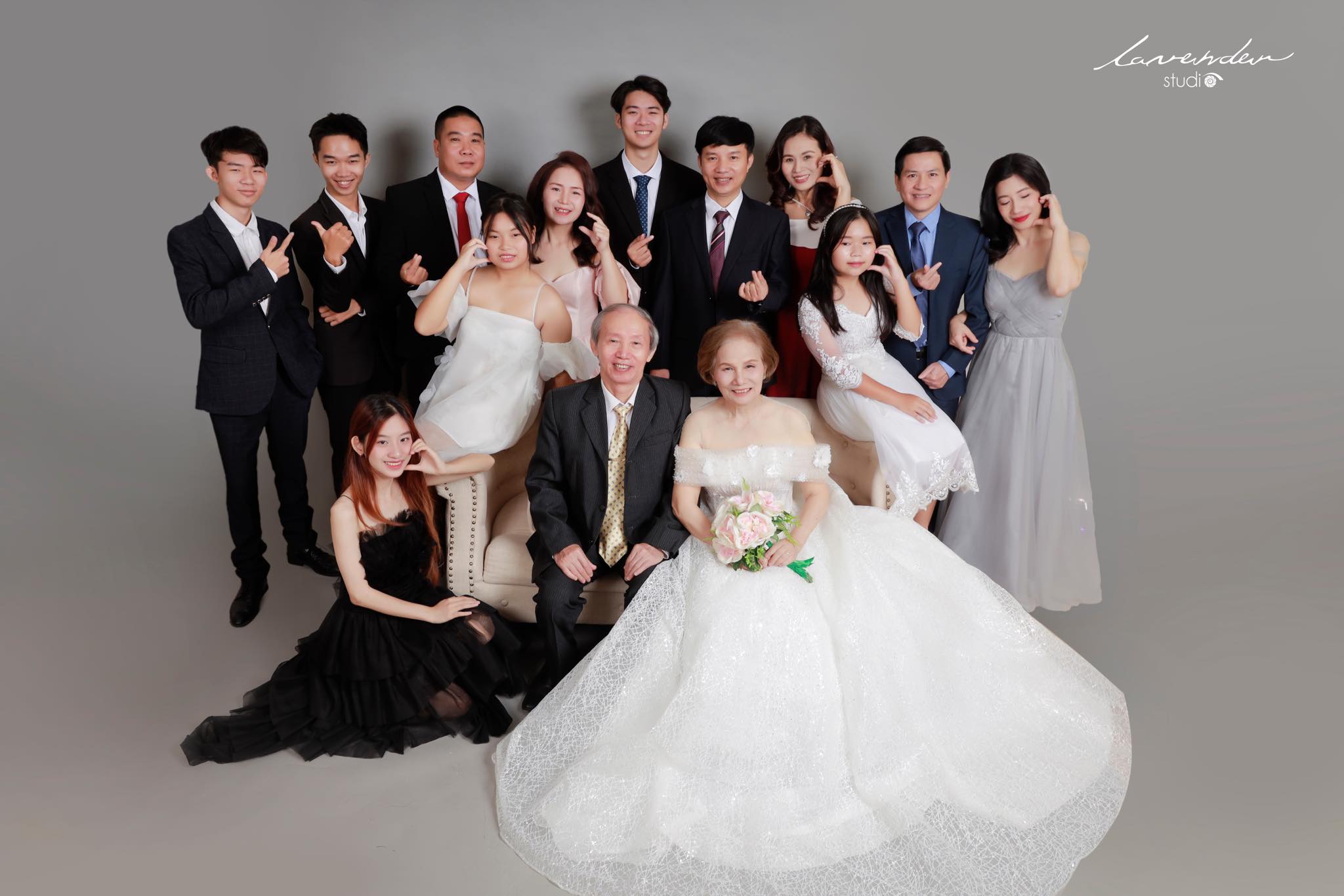 Concept chụp ảnh gia đình "Hot trends" năm 2025-2026