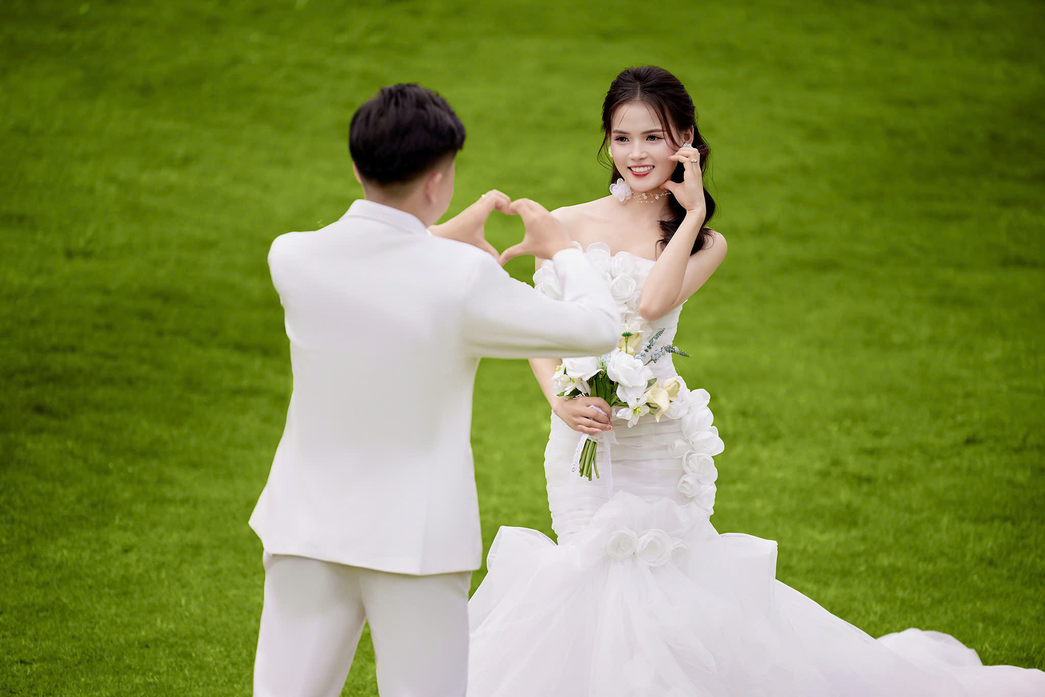 Bí quyết chụp ảnh cưới tháng 8/2025 đẹp dành riêng cho các cặp đôi