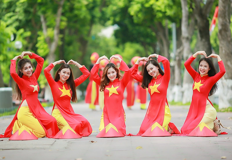 Đi tìm dịch vụ chụp ảnh áo dài quốc khánh 2/9 uy tín và chuyên nghiệp tại Hà Nội