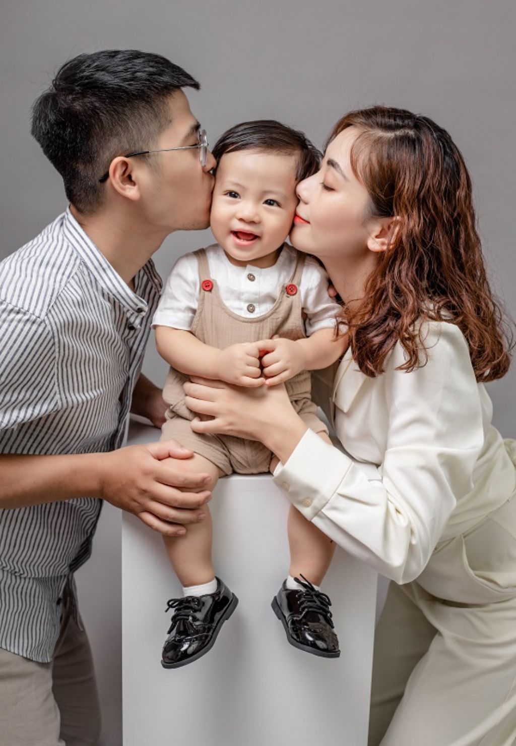 Chi phí cho dịch vụ ghép hình gia đình tại TPHCM hết khoảng bao nhiêu