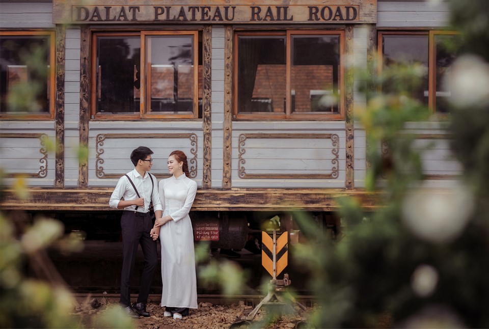 Chụp Ảnh Áo Dài Tết Vintage – Dịu Dàng Ngày Xuân Chụp Ảnh Áo Dài Tết Vintage – Dịu Dàng Ngày Xuân