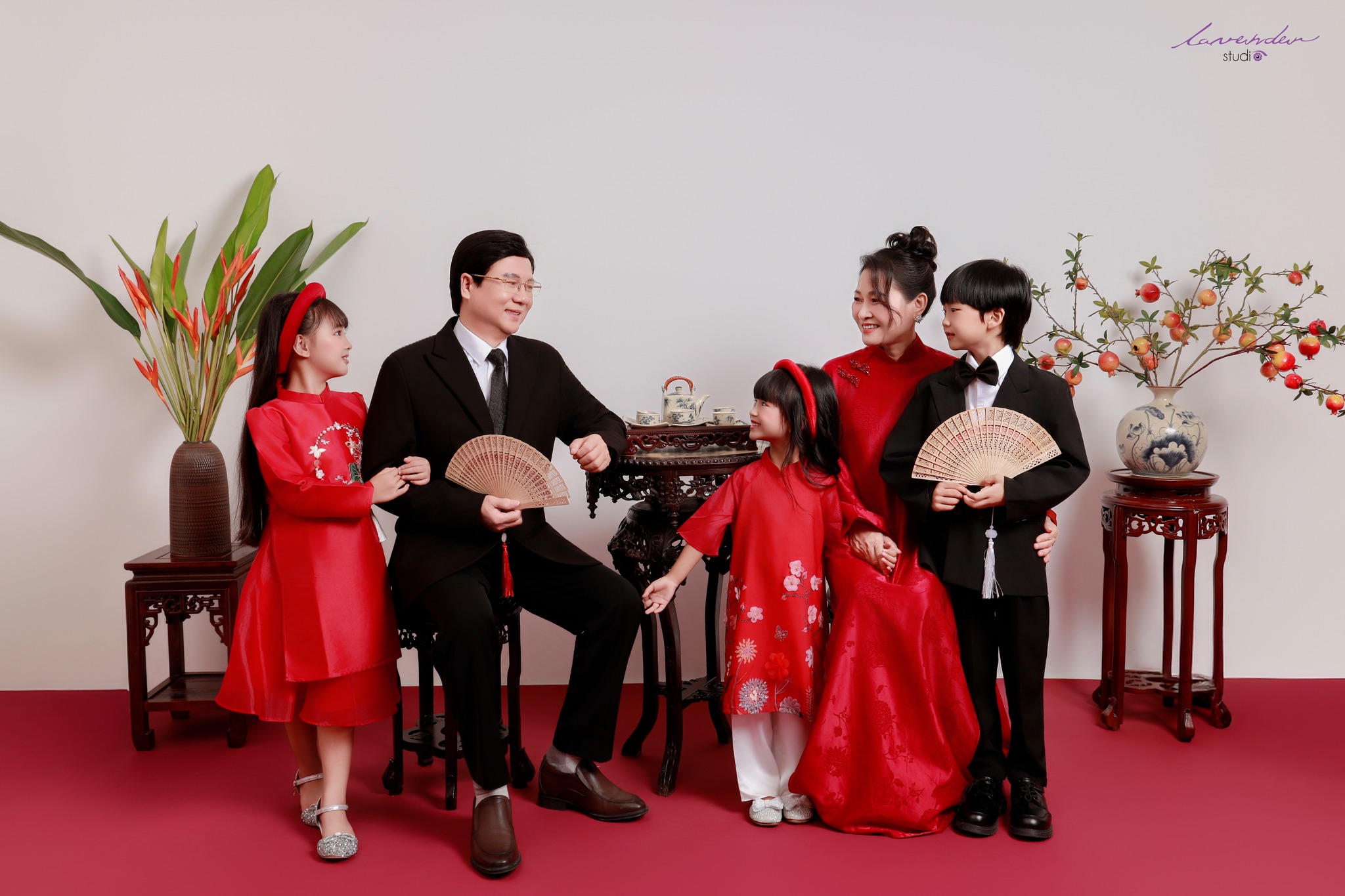 Nhiều cặp đôi đầu tư chụp hình kỷ niệm ngày cưới như một nghi thức yêu thương