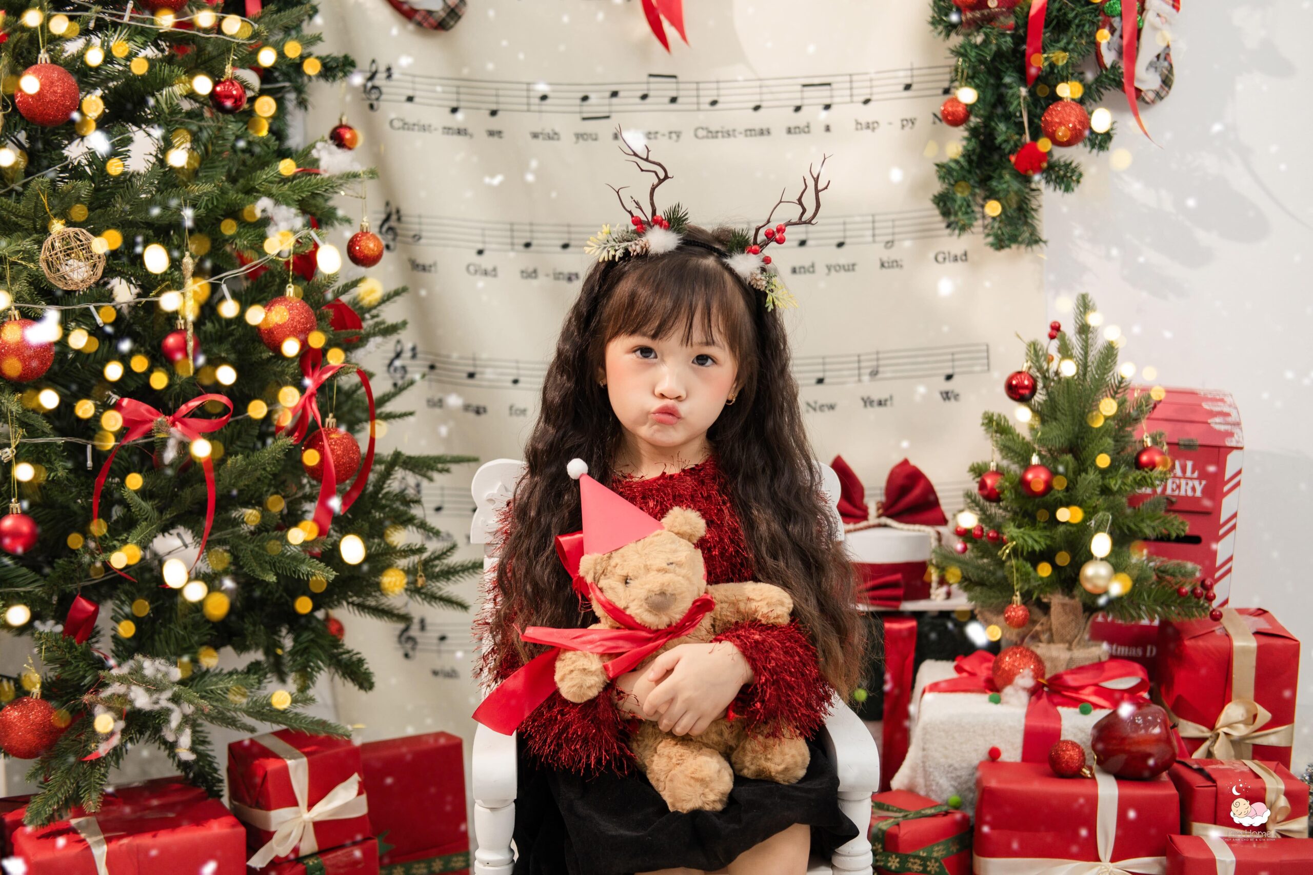 Chụp Ảnh Noel Cho Bé 2025-2026: Những Concept Đáng Yêu Nhất