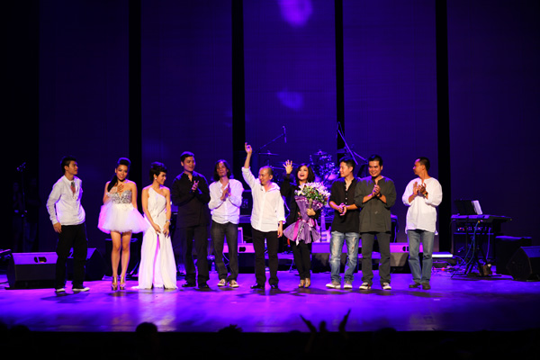 Chụp ảnh year end party: yếu tố quan trọng giúp nâng tầm hình ảnh thương hiệu Chụp ảnh year end party: yếu tố quan trọng giúp nâng tầm hình ảnh thương hiệu