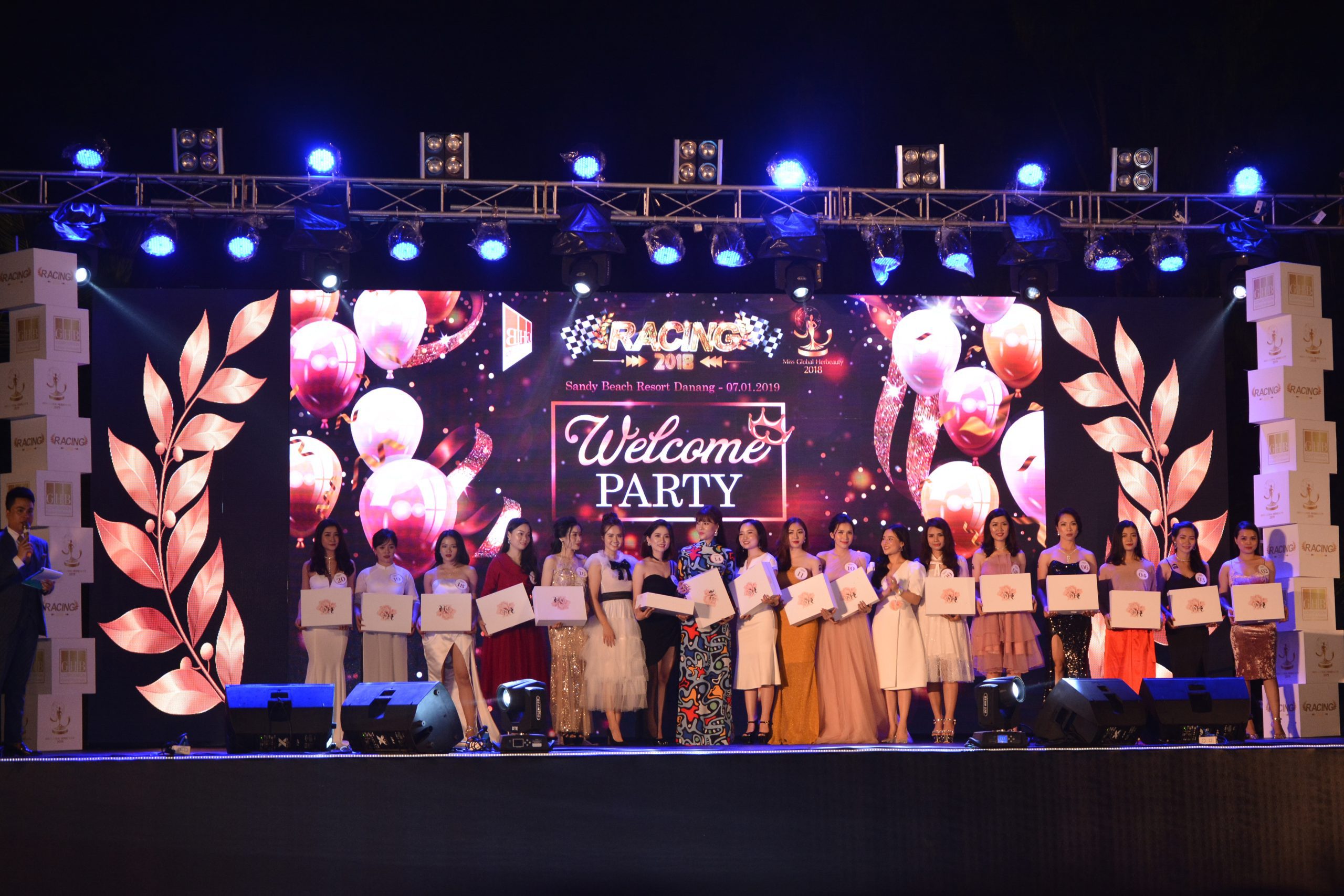 Chụp ảnh year end party: yếu tố quan trọng giúp nâng tầm hình ảnh thương hiệu