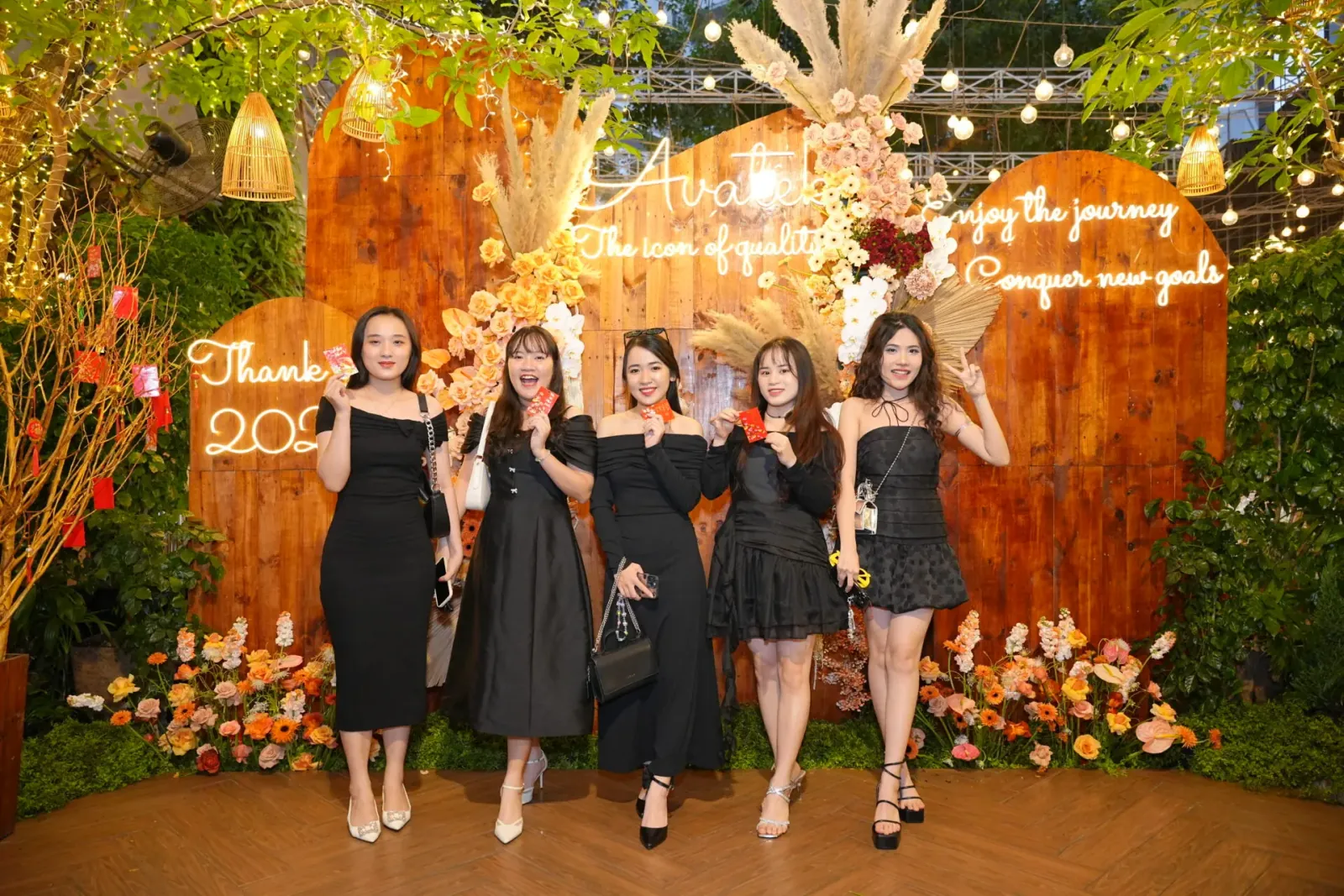 Chụp ảnh year end party: yếu tố quan trọng giúp nâng tầm hình ảnh thương hiệu Chụp ảnh year end party: yếu tố quan trọng giúp nâng tầm hình ảnh thương hiệu