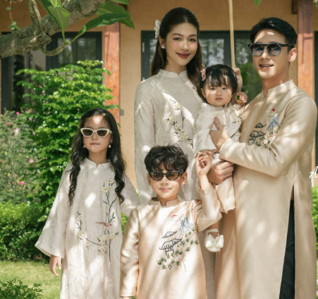 Chụp ảnh gia đình áo dài – Lựa chọn ý nghĩa cho dịp lễ Tết và kỷ niệm