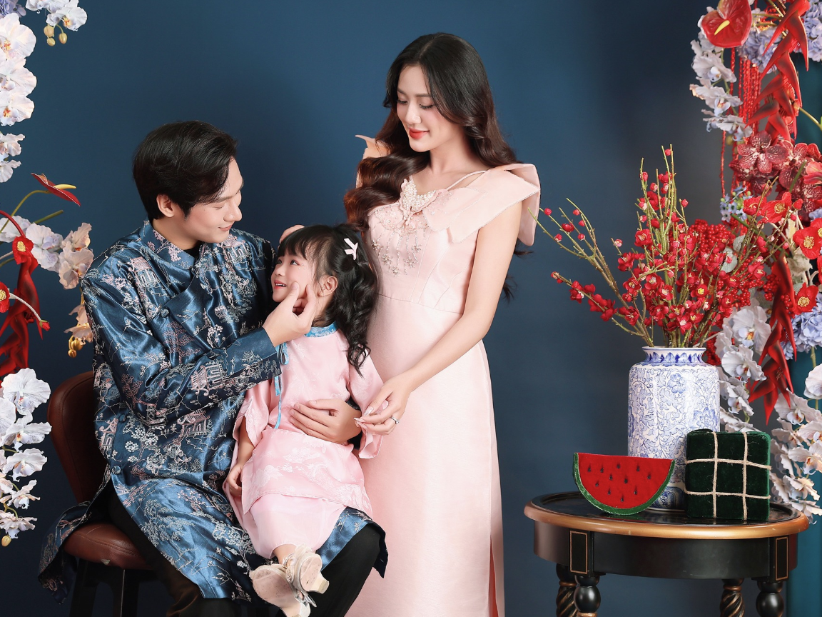 Chụp ảnh gia đình áo dài – Lựa chọn ý nghĩa cho dịp lễ Tết và kỷ niệm