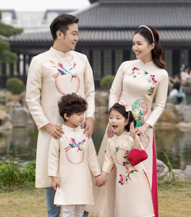 Nhiều gia đình tại TP.HCM lên lịch chụp hình Tết 2026 từ sớm