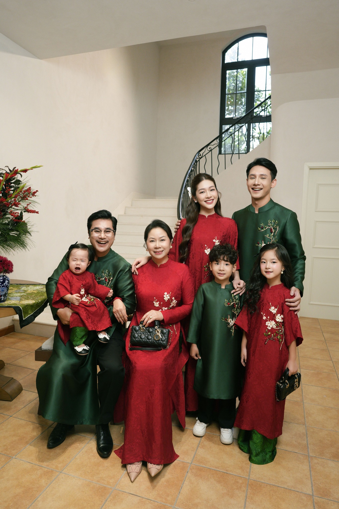 Nhiều gia đình tại TP.HCM lên lịch chụp hình Tết 2026 từ sớm