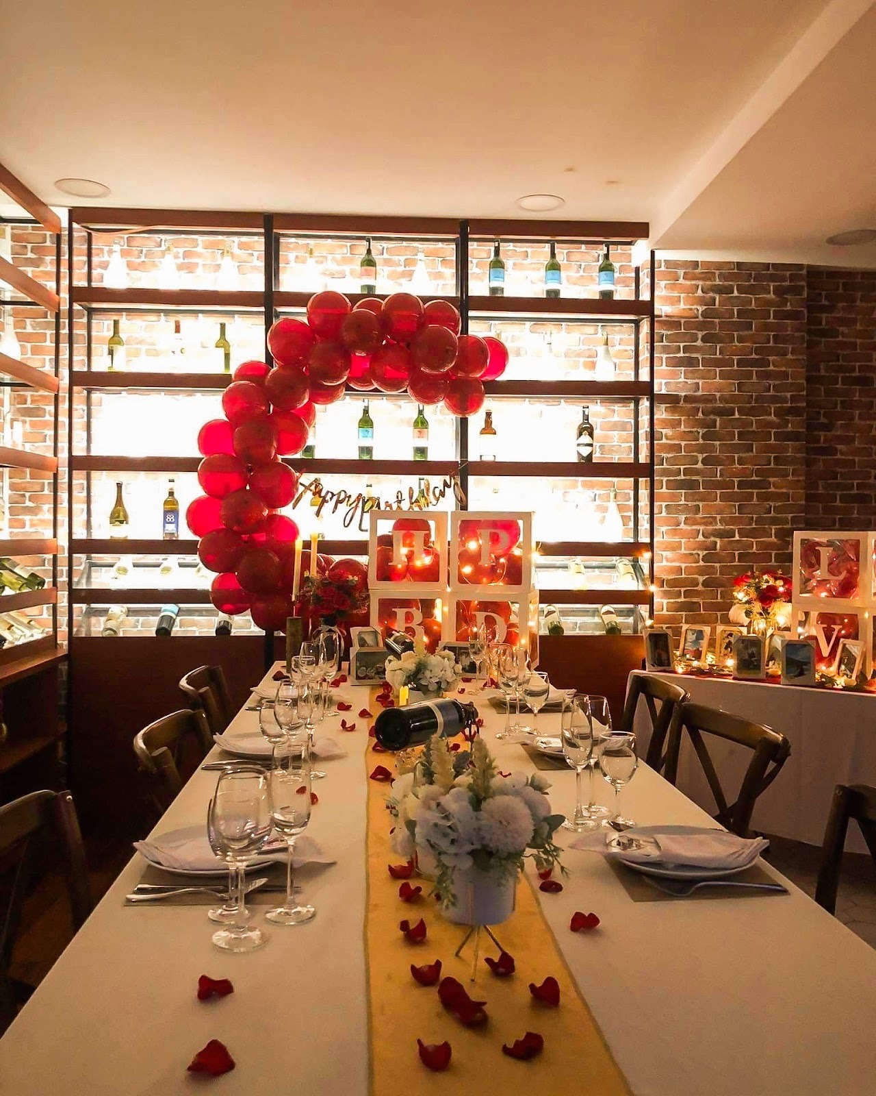 Dịch vụ chụp ảnh cầu hôn tại nhà hàng – setup trọn gói: Những điều bạn cần biết