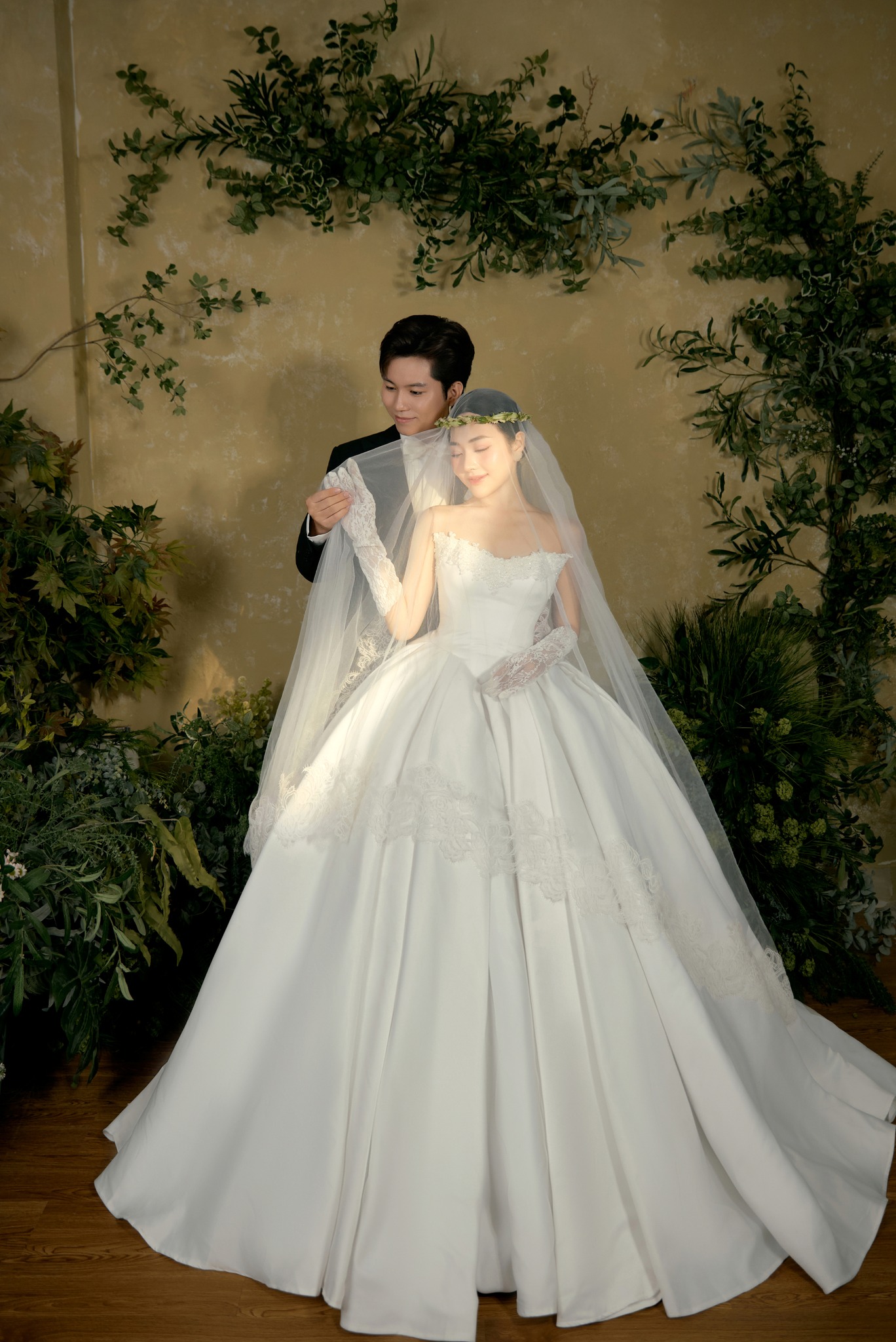 Chụp ảnh cưới 2026: Nên chọn studio hay ngoại cảnh?