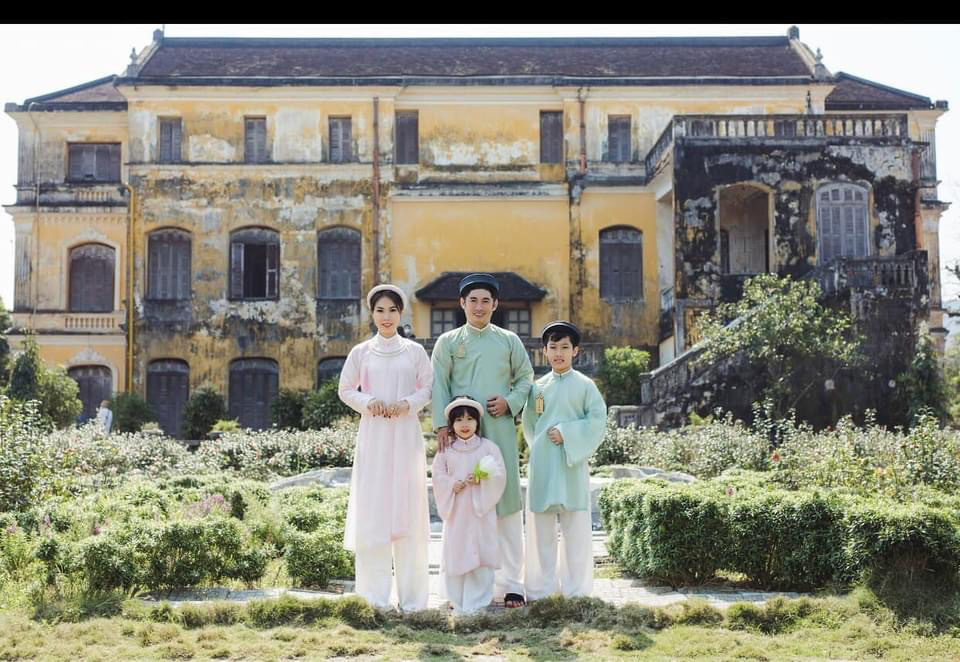 Studio Chụp Ảnh Gia Đình Huế 2026 Uy Tín, Giá Tốt Studio Chụp Ảnh Gia Đình Huế 2026 Uy Tín, Giá Tốt