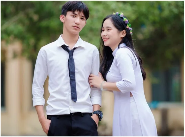 Chụp ảnh couple áo dài 2026 – Concept thanh xuân được yêu thích Chụp ảnh couple áo dài 2026 – Concept thanh xuân được yêu thích