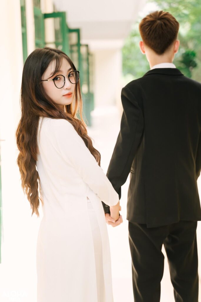 Chụp ảnh couple áo dài 2026 – Concept thanh xuân được yêu thích Chụp ảnh couple áo dài 2026 – Concept thanh xuân được yêu thích