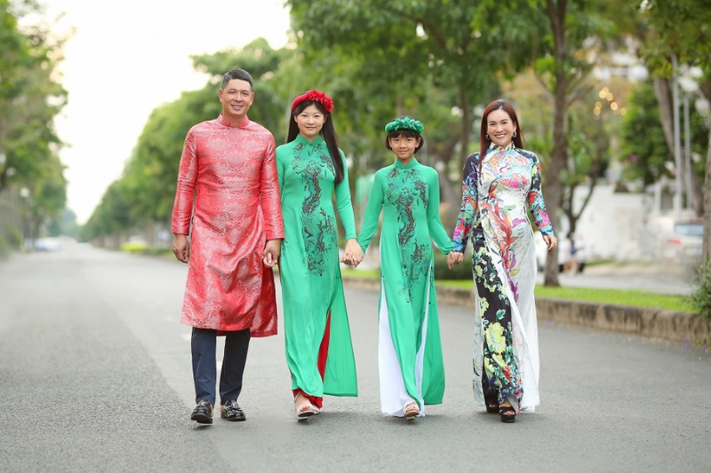 6 xu hướng concept gia đình Tết đậm chất riêng (4) 6 xu hướng concept gia đình Tết đậm chất riêng (4)