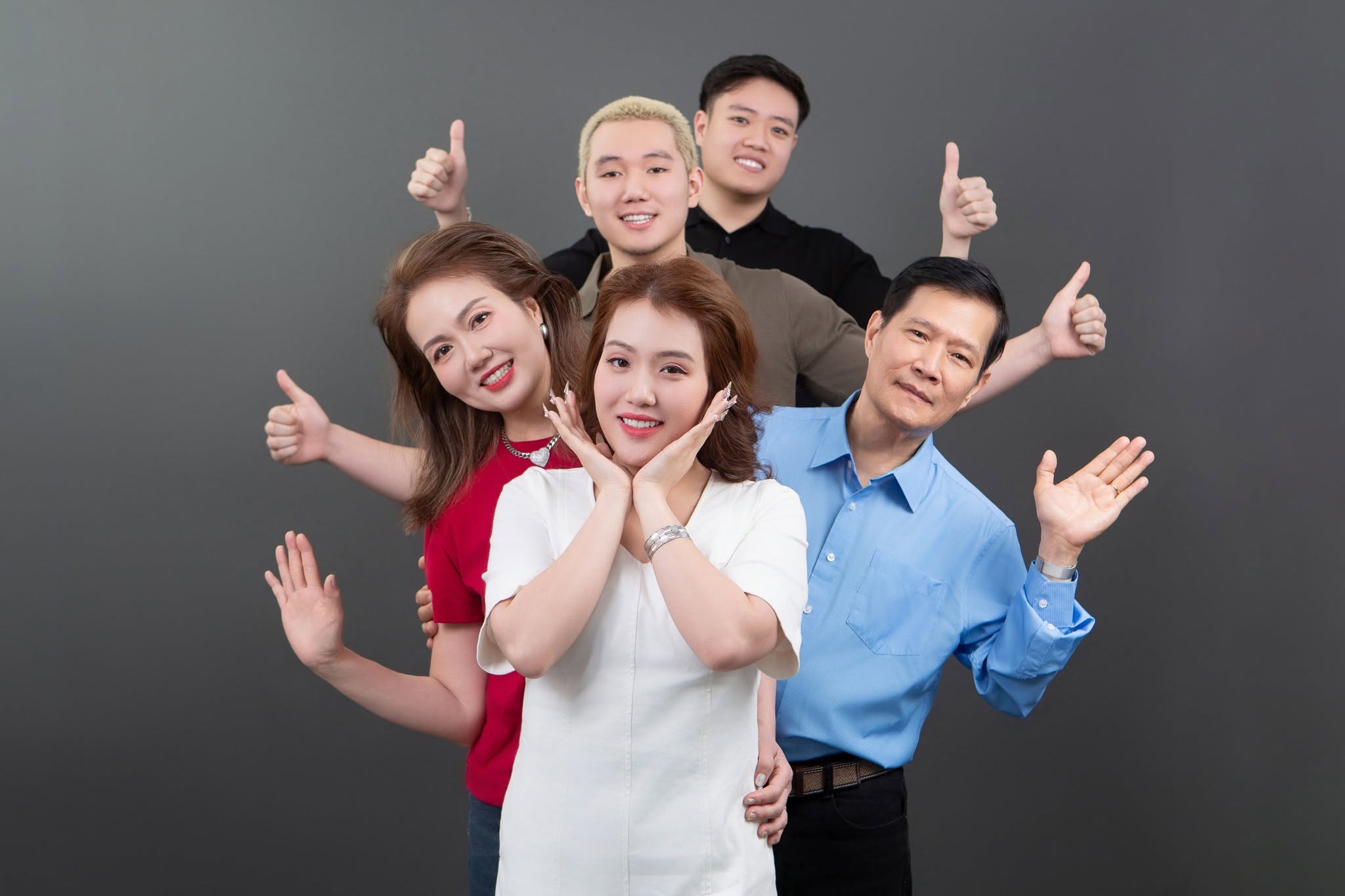 Mẹo Chọn Trang Phục Chụp Hình Gia Đình TPHCM (3) Mẹo Chọn Trang Phục Chụp Hình Gia Đình TPHCM (3)
