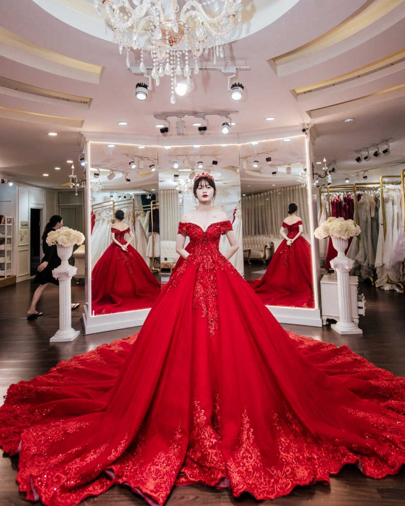 13 lý do cô dâu nên chọn áo cưới màu đỏ cho ngày vu quy  BLOG CƯỚI
