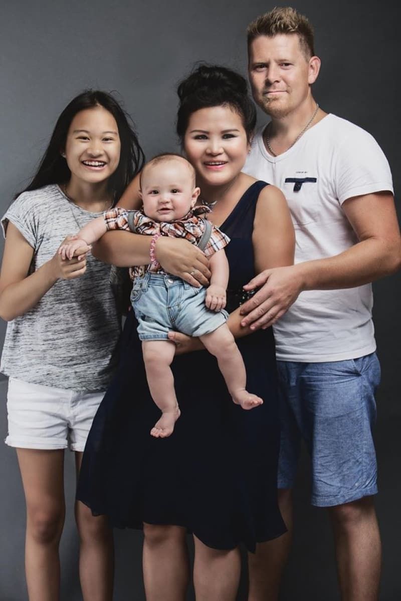 Studio chụp ảnh gia đình Nha Trang: Để bức ảnh gia đình của bạn đẹp và đầy ý nghĩa, hãy lựa chọn studio chụp ảnh uy tín tại Nha Trang. Với những trang thiết bị chuyên nghiệp, sẽ giúp bạn tạo ra những bức ảnh sống động và chân thật.