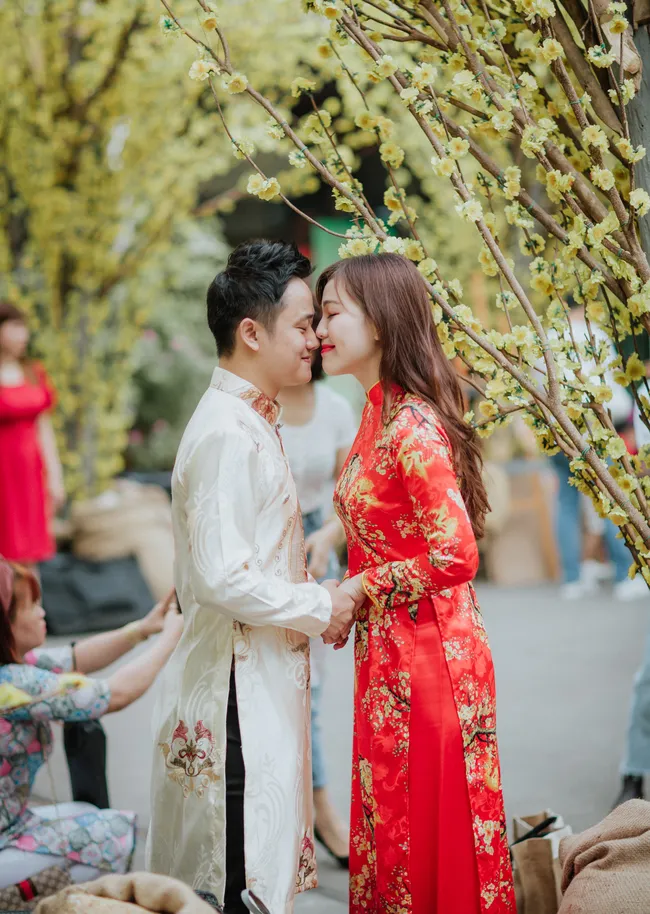 Chụp ảnh cặp đôi nghệ thuật Tết cần chuẩn bị những gì