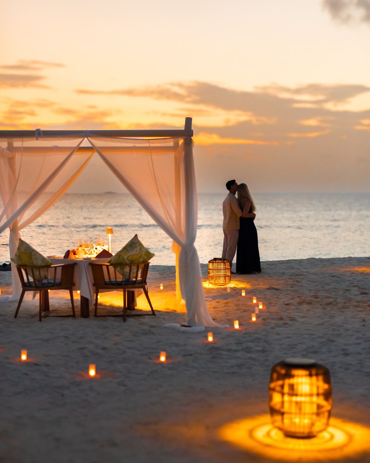 7 ý tưởng trang trí cầu hôn bãi biển khiến nàng bất ngờ 2026